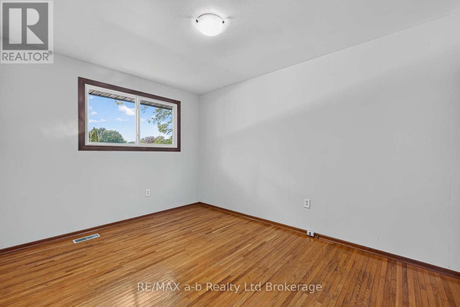 42 PRINCESS PARK ROAD - 30