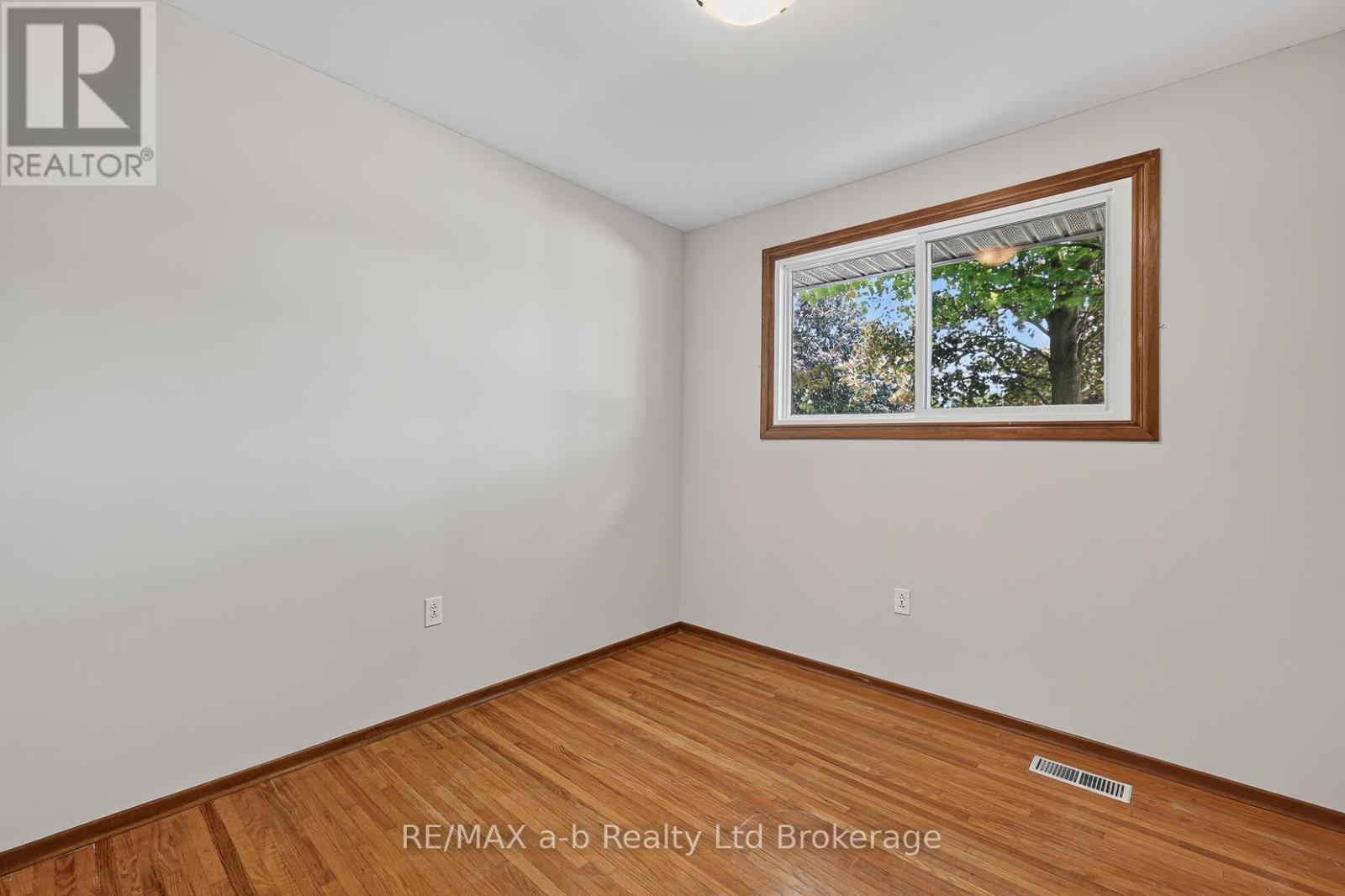42 PRINCESS PARK ROAD - 32