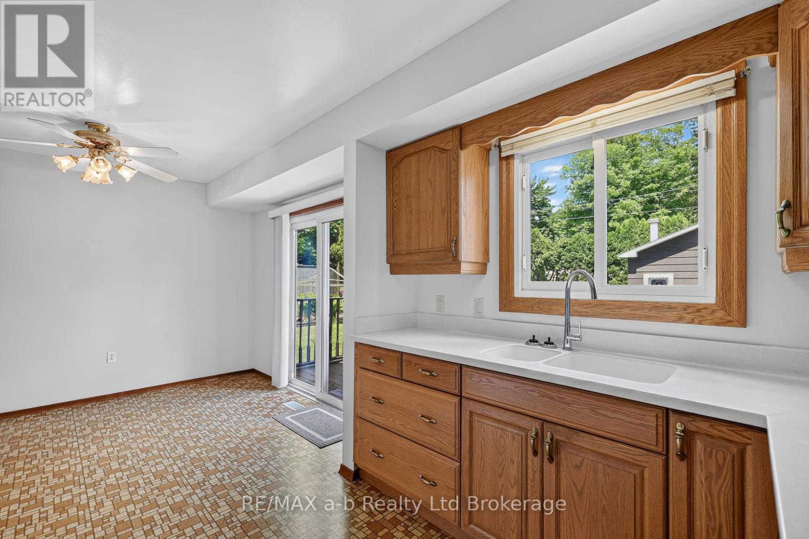 42 PRINCESS PARK ROAD - 26