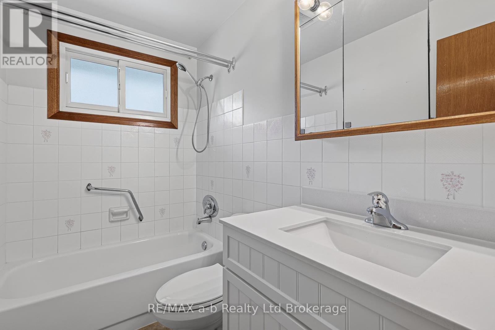 42 PRINCESS PARK ROAD - 27