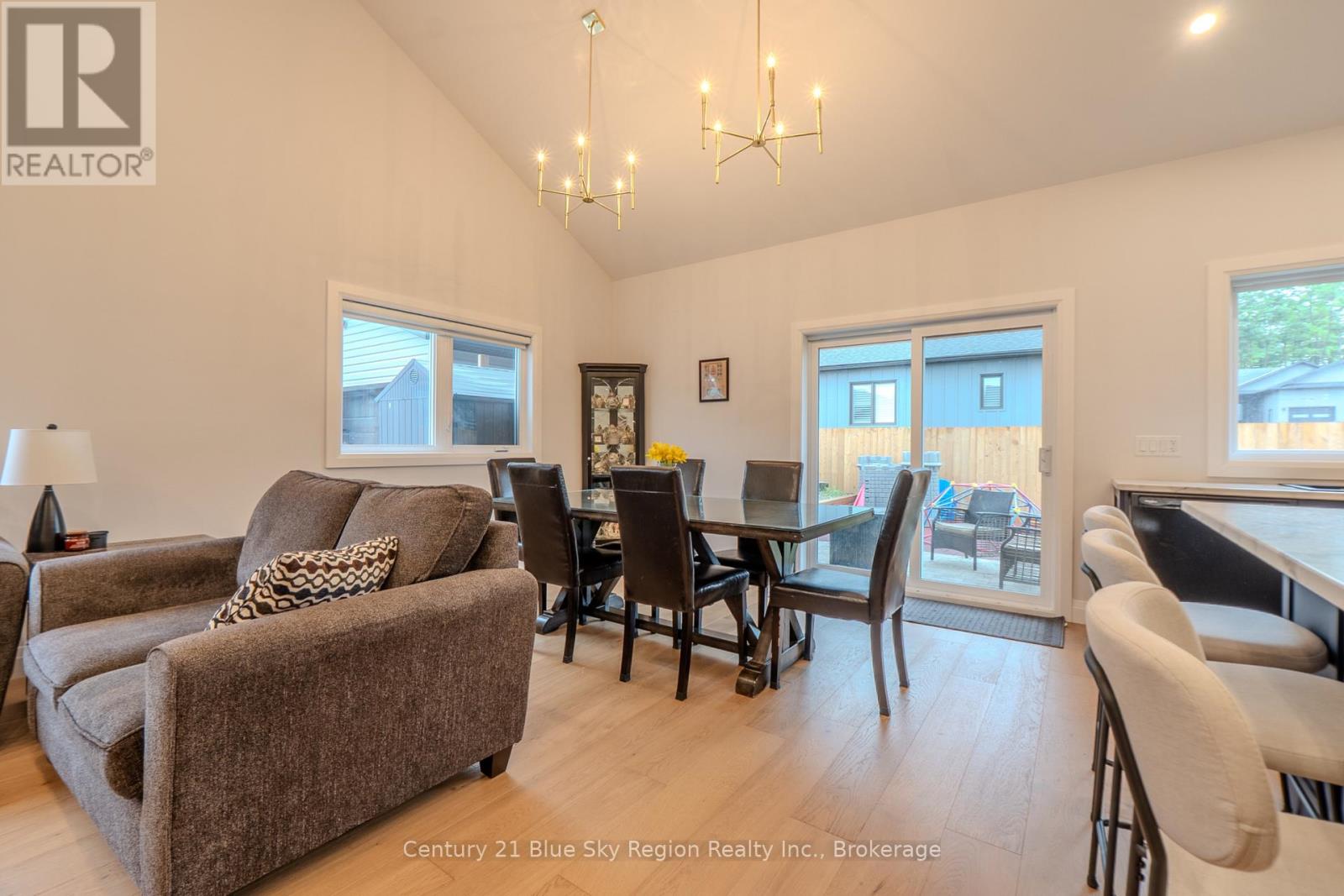 178 CARMICHAEL DRIVE - 11