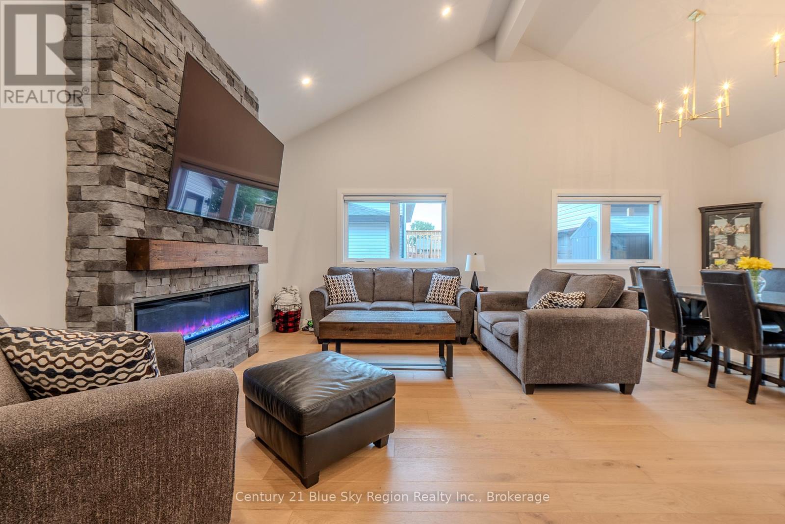 178 CARMICHAEL DRIVE - 13