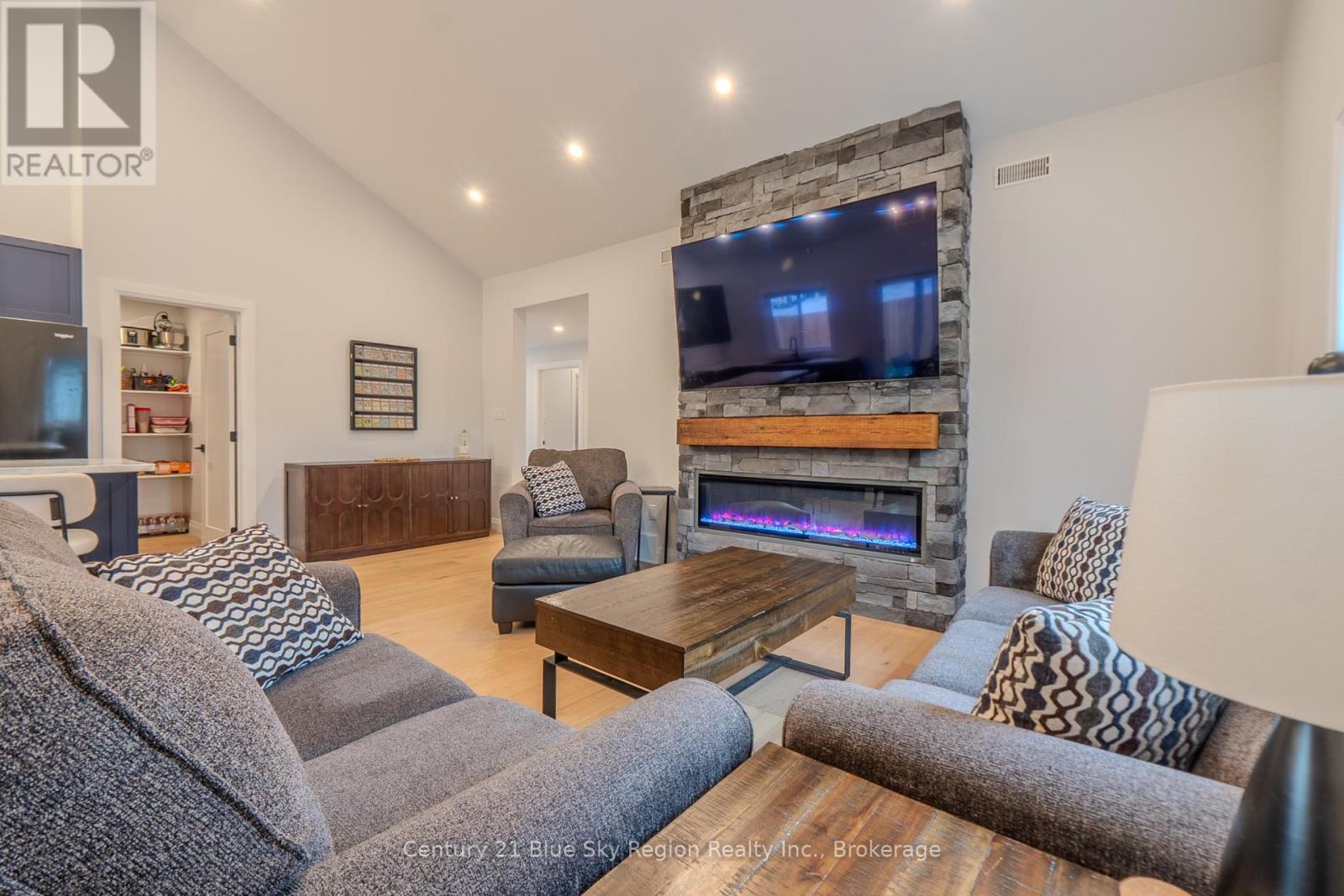178 CARMICHAEL DRIVE - 15