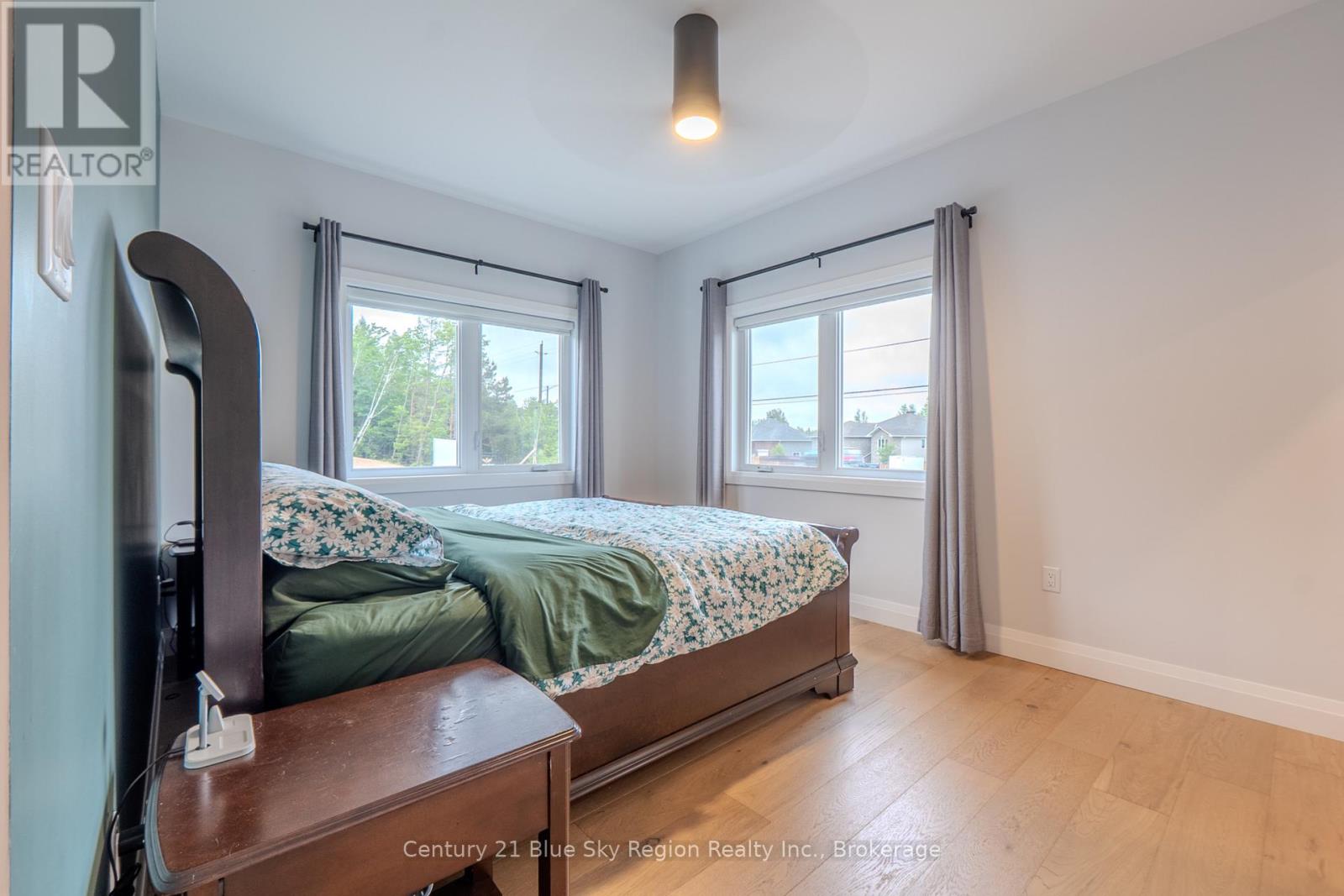 178 CARMICHAEL DRIVE - 17
