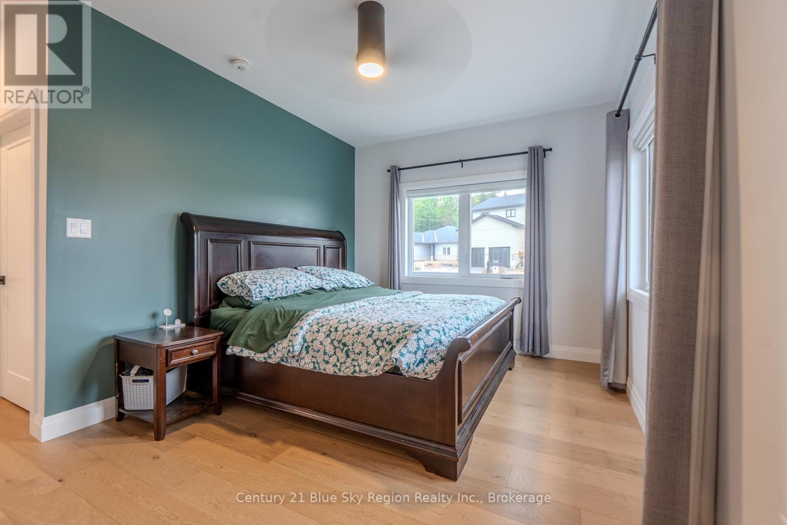 178 CARMICHAEL DRIVE - 16