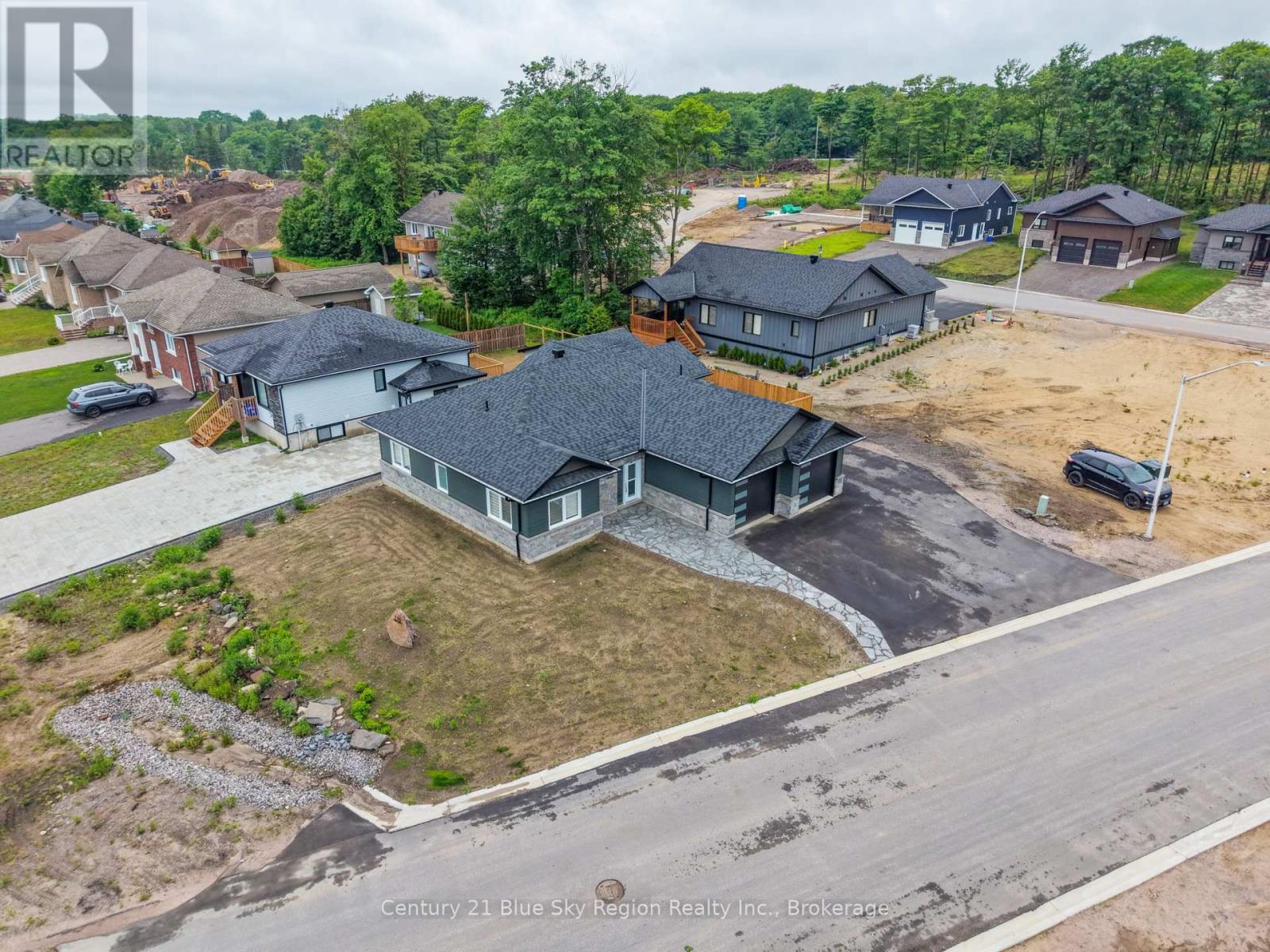 178 CARMICHAEL DRIVE - 31