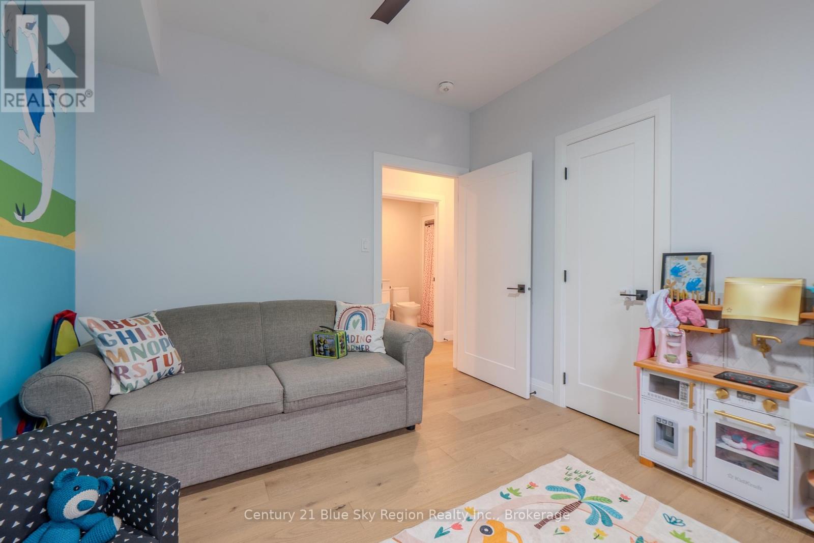 178 CARMICHAEL DRIVE - 22