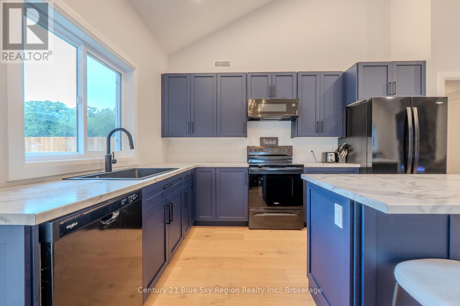 178 CARMICHAEL DRIVE - 8