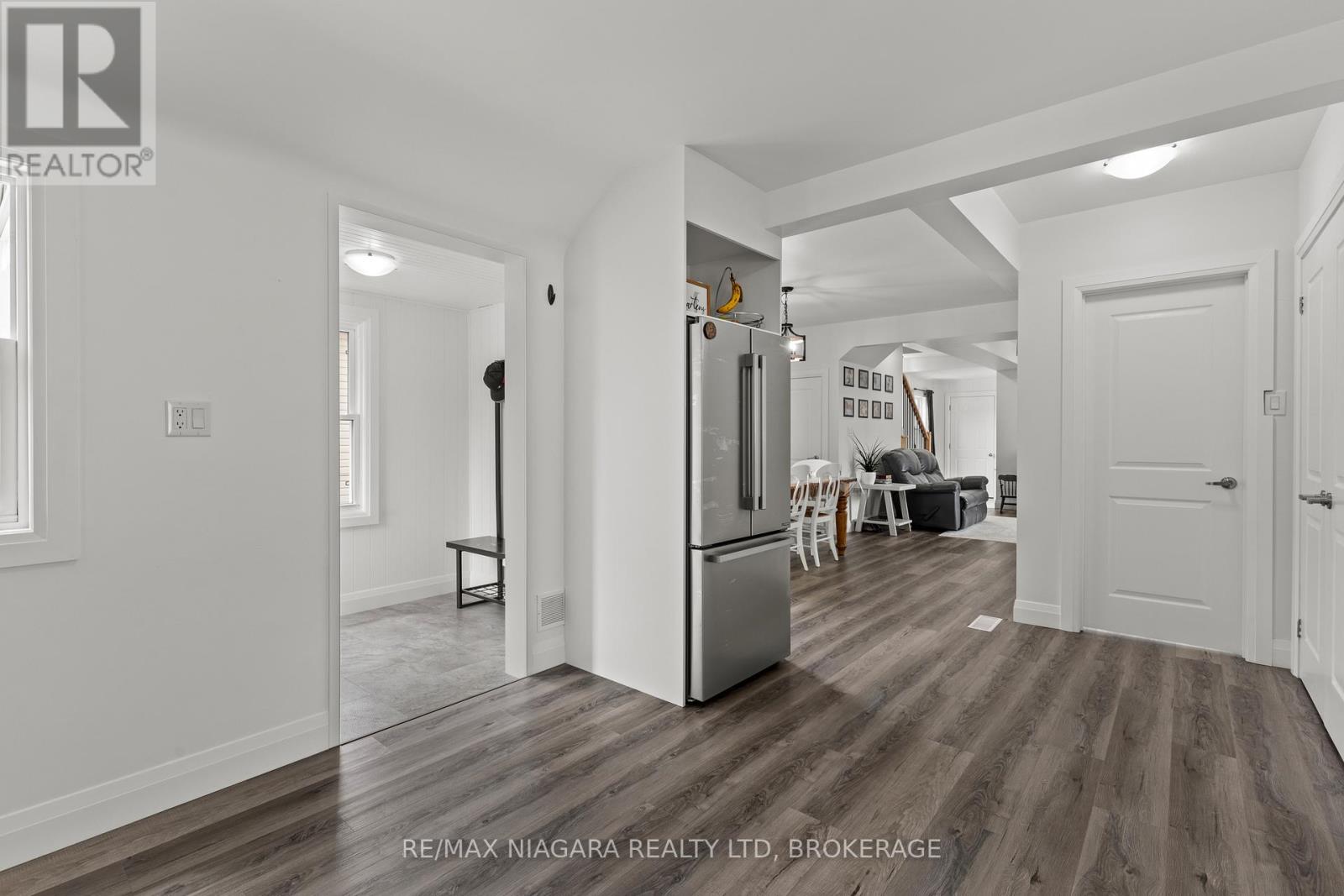 47 SULLIVAN AVENUE - Image 18