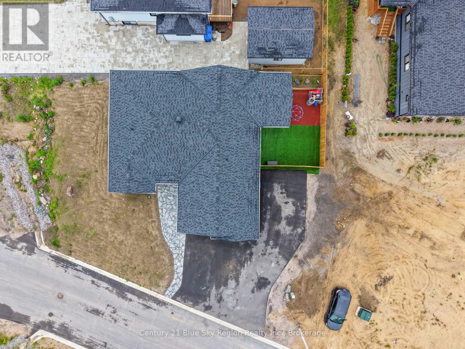 178 CARMICHAEL DRIVE - 32