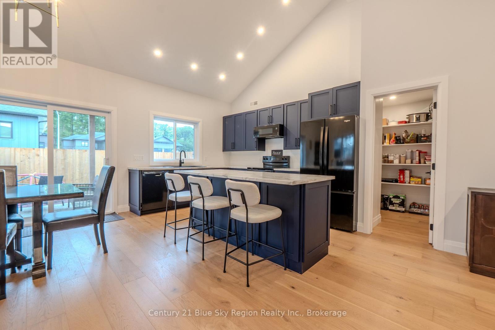 178 CARMICHAEL DRIVE - 5