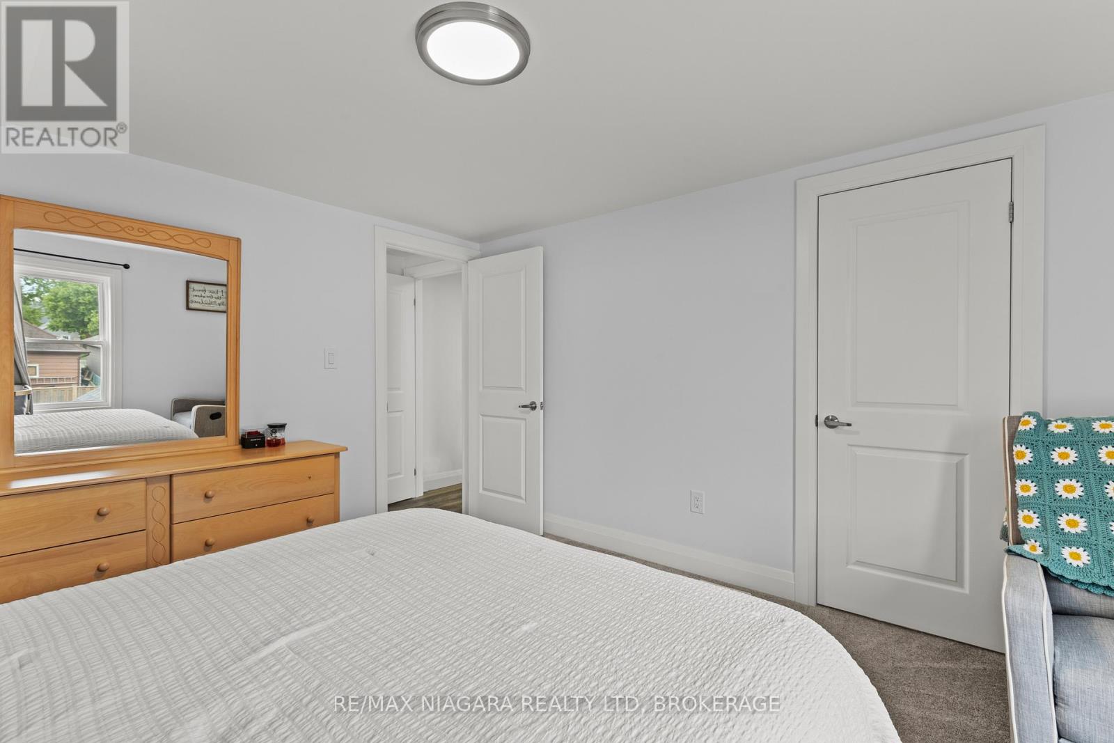 47 SULLIVAN AVENUE - Image 25