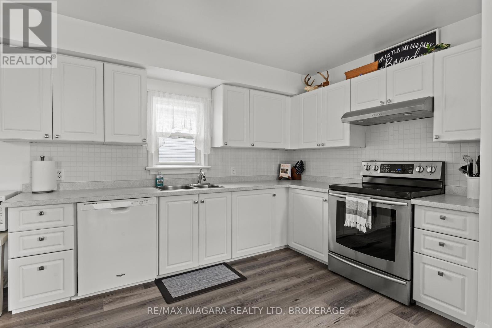 47 SULLIVAN AVENUE - Image 16