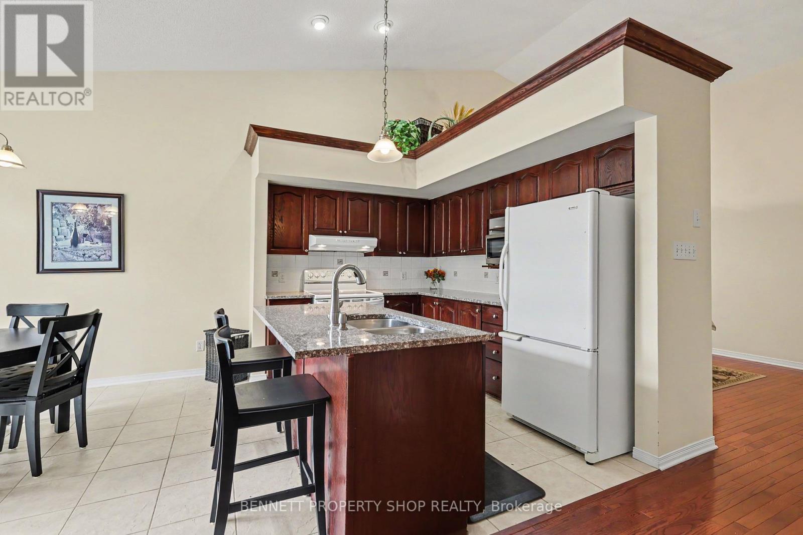 4 BURNSTEAD CRESCENT - 3