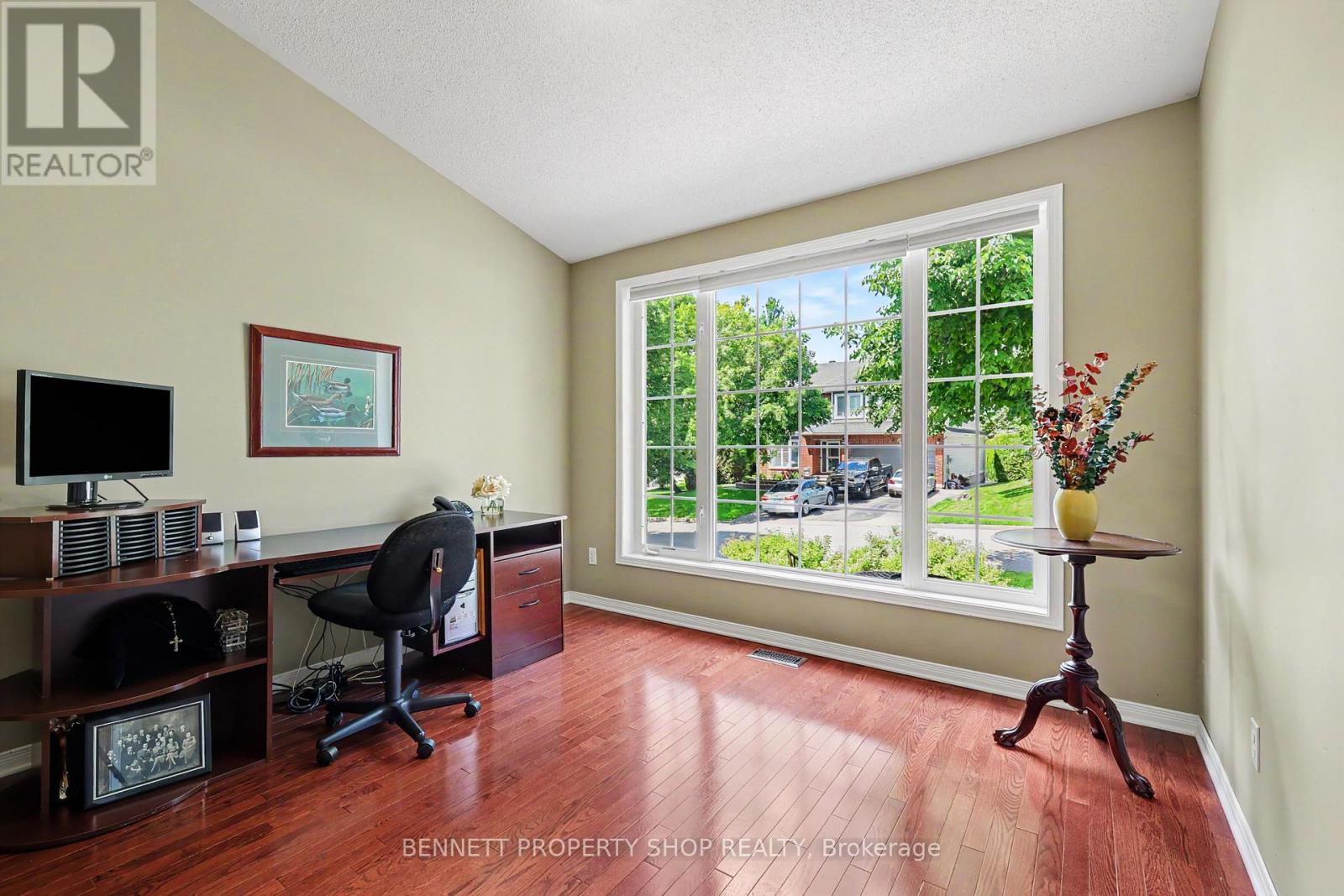 4 BURNSTEAD CRESCENT - 9