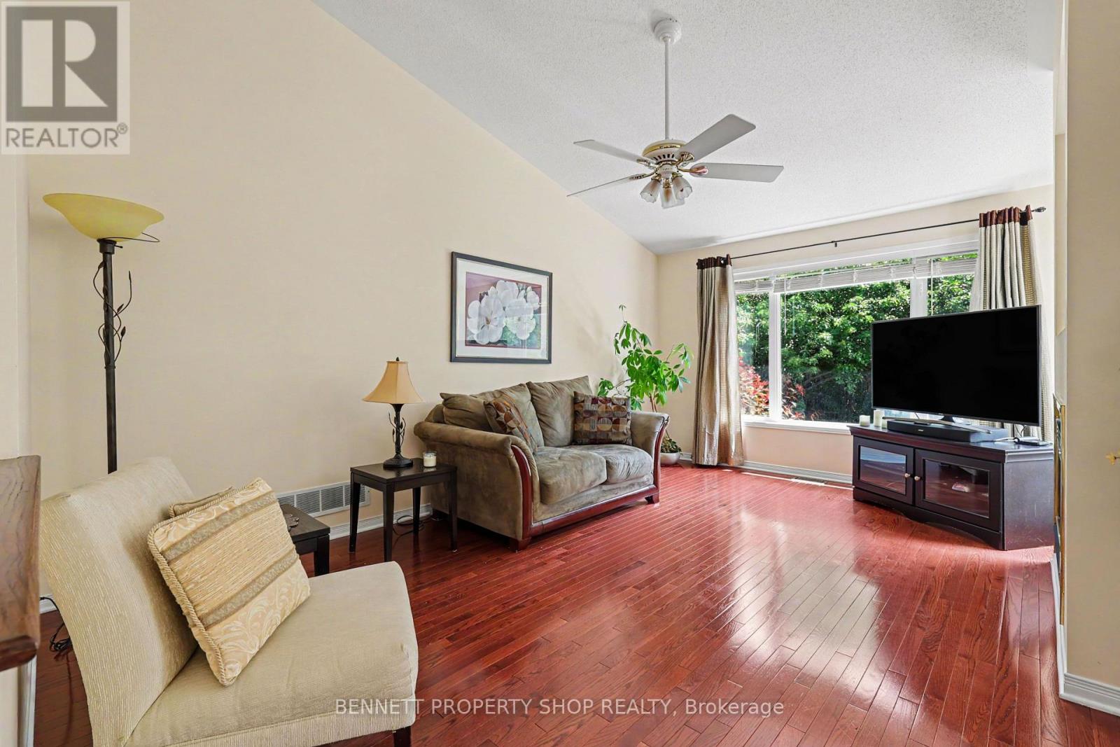 4 BURNSTEAD CRESCENT - 7