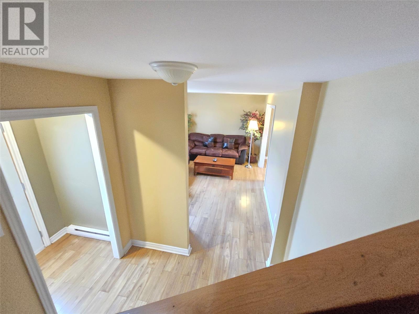908 Tamarck Drive thumbnail 17