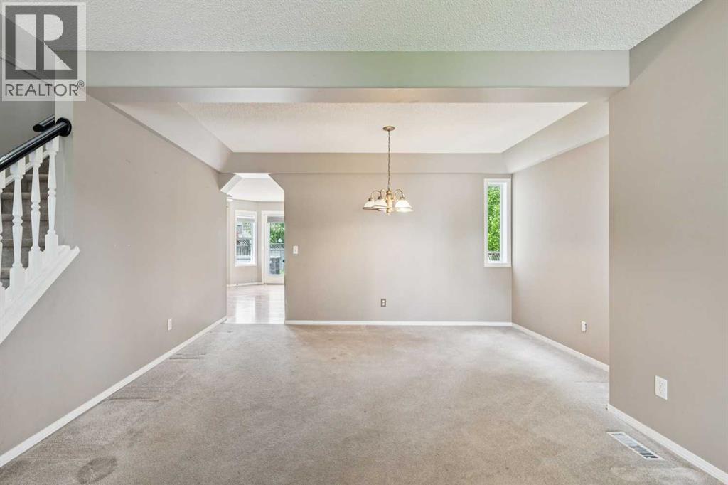 36 Valley Stream Close NW — photo 6
