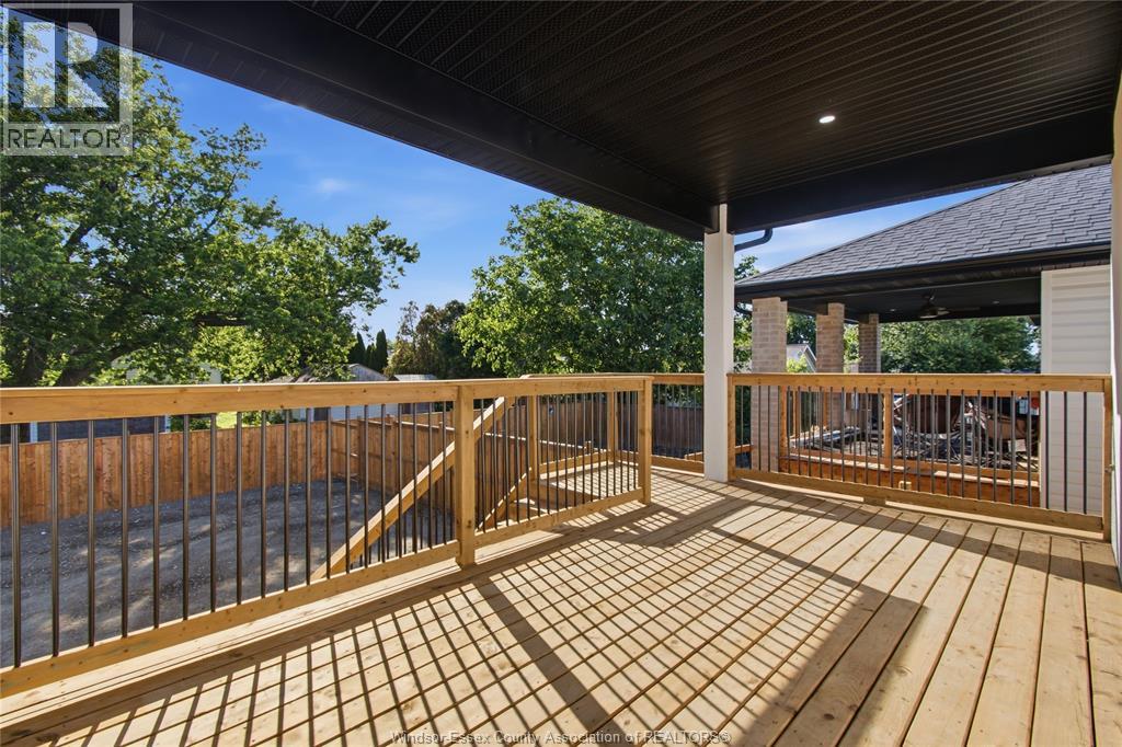 3025 MCROBBIE CRESCENT - 24