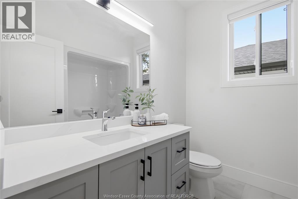 3025 MCROBBIE CRESCENT - 15