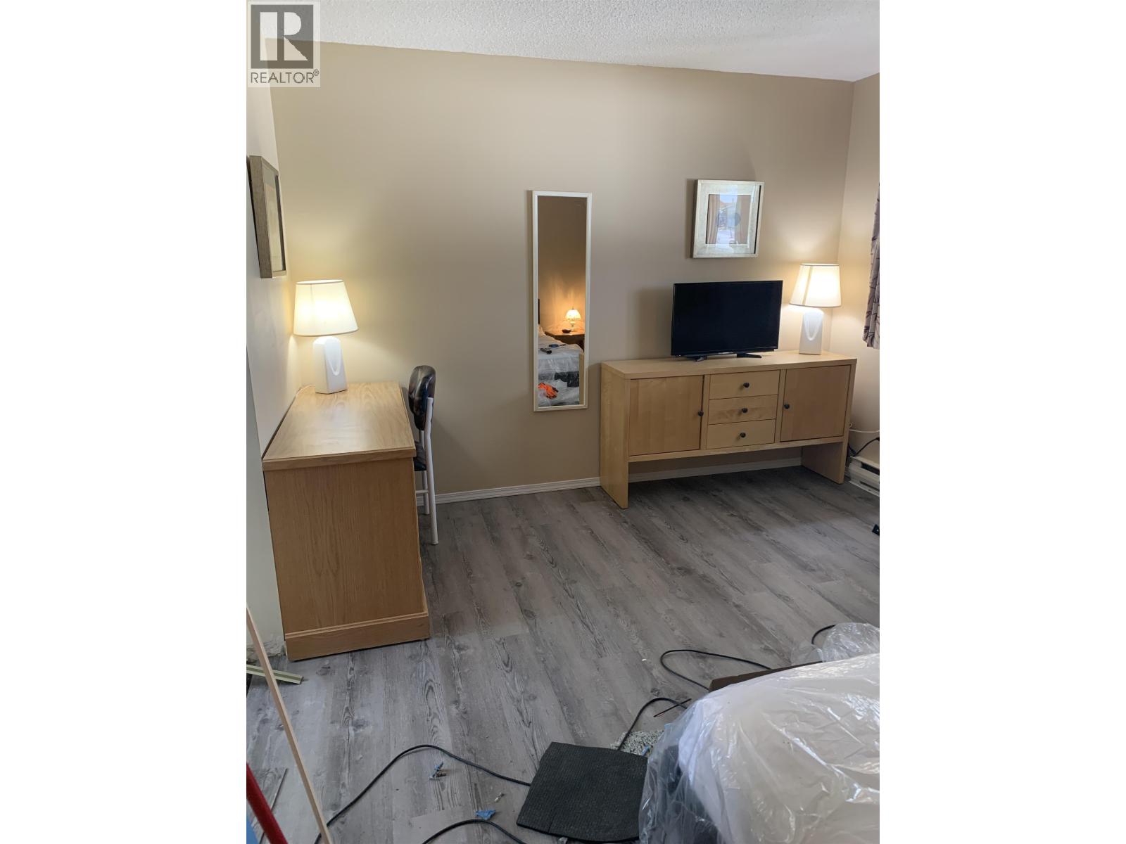 #27 50 HAGAN STREET - Image 6