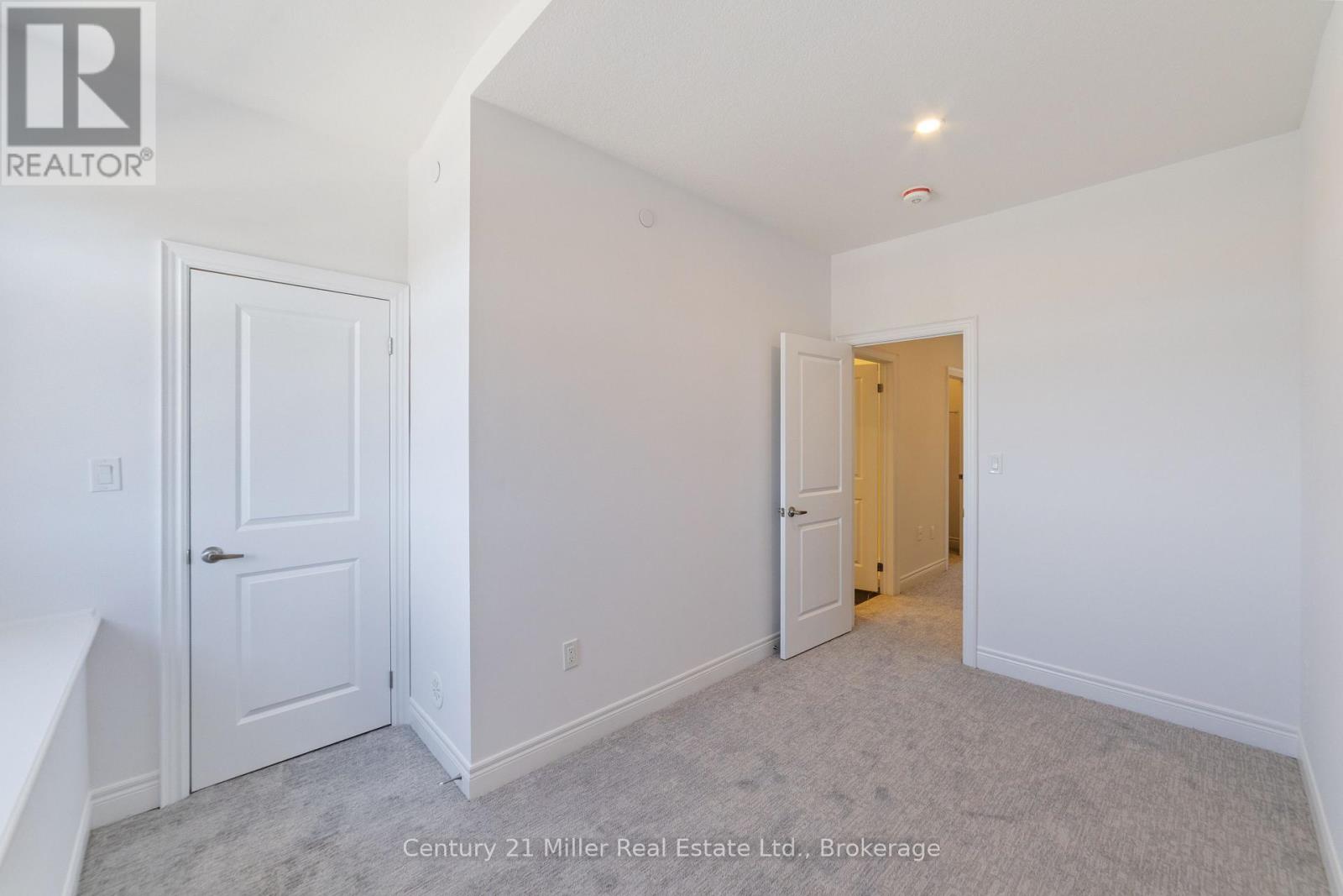 #50 2150 TRAFALGAR ROAD - 23