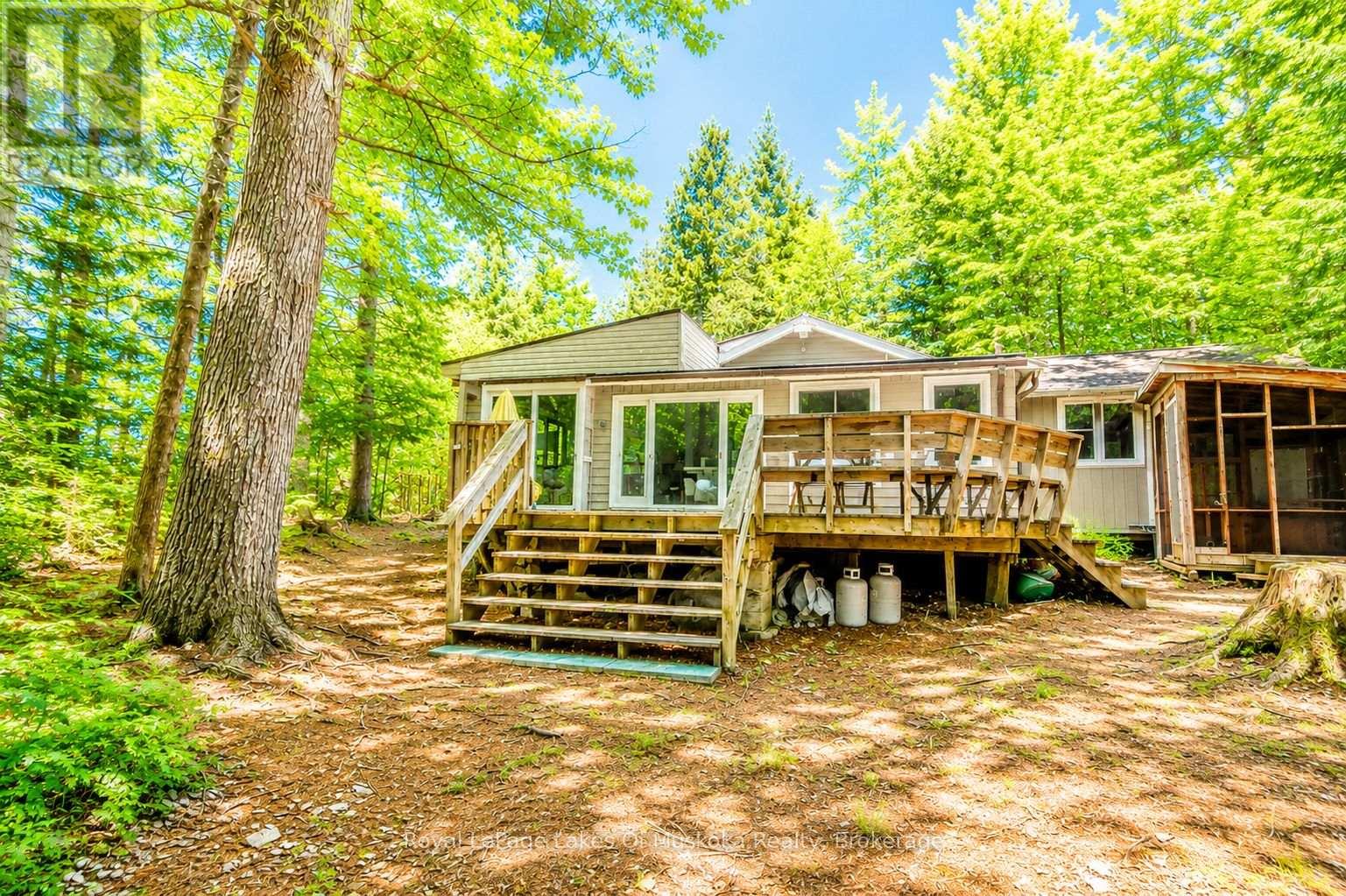 1036 PORCUPINE POINT - 1