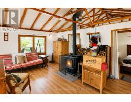1036 Porcupine Point, Lake Of Bays, ON P0B1A0 Photo 9
