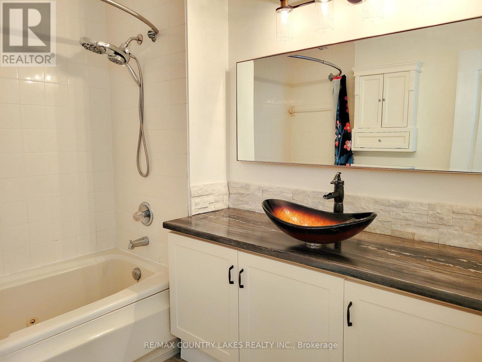 #35 21 LAGUNA PARKWAY - 24