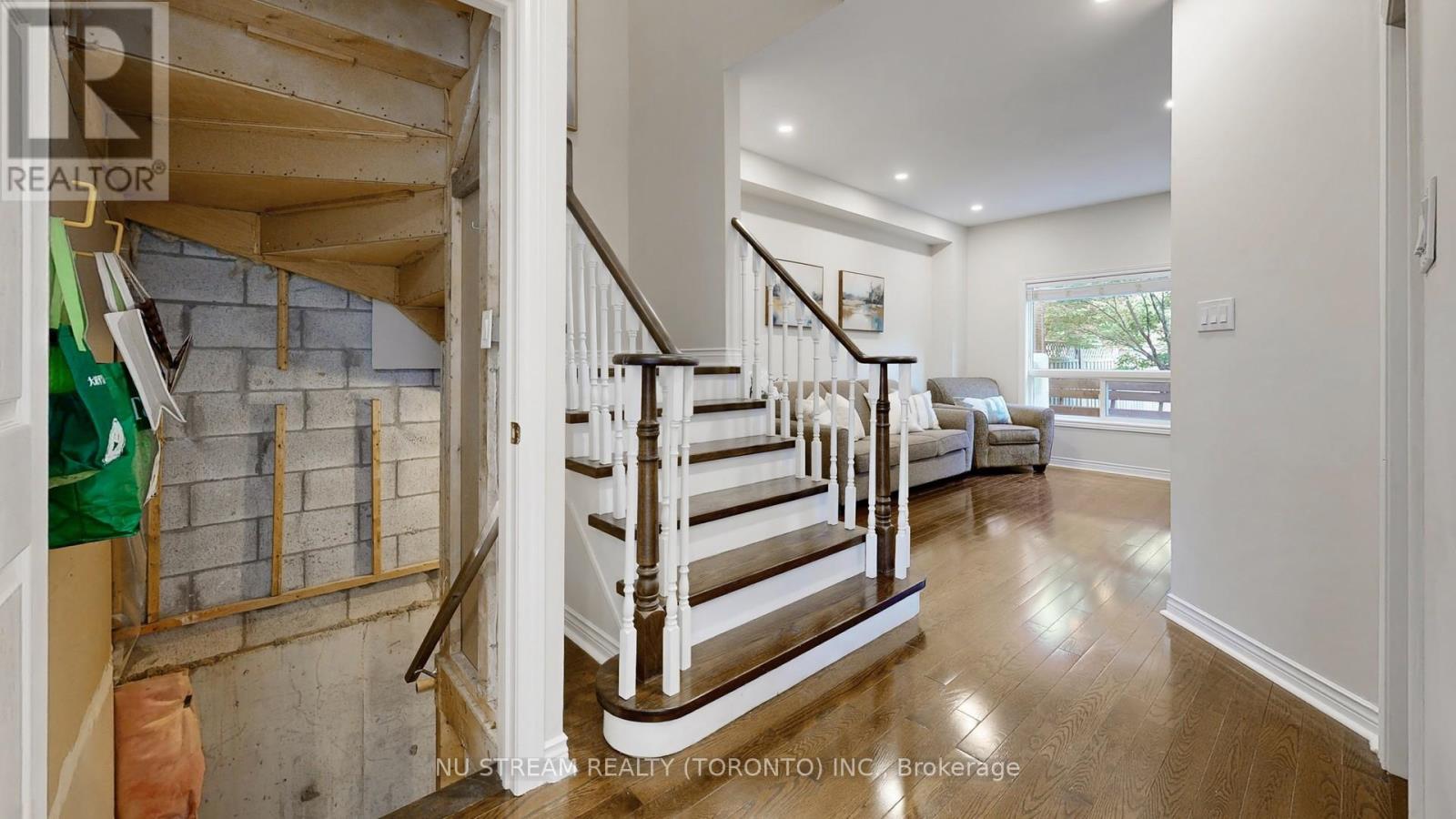 60 NOTTINGHAM DRIVE - 29