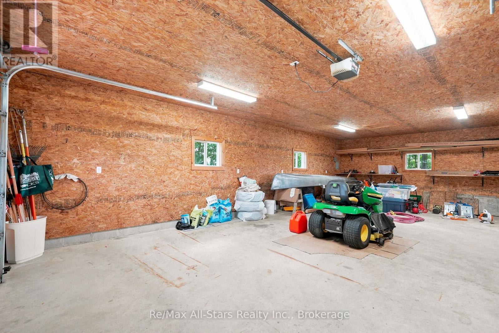 5149 8 CONCESSION - 42
