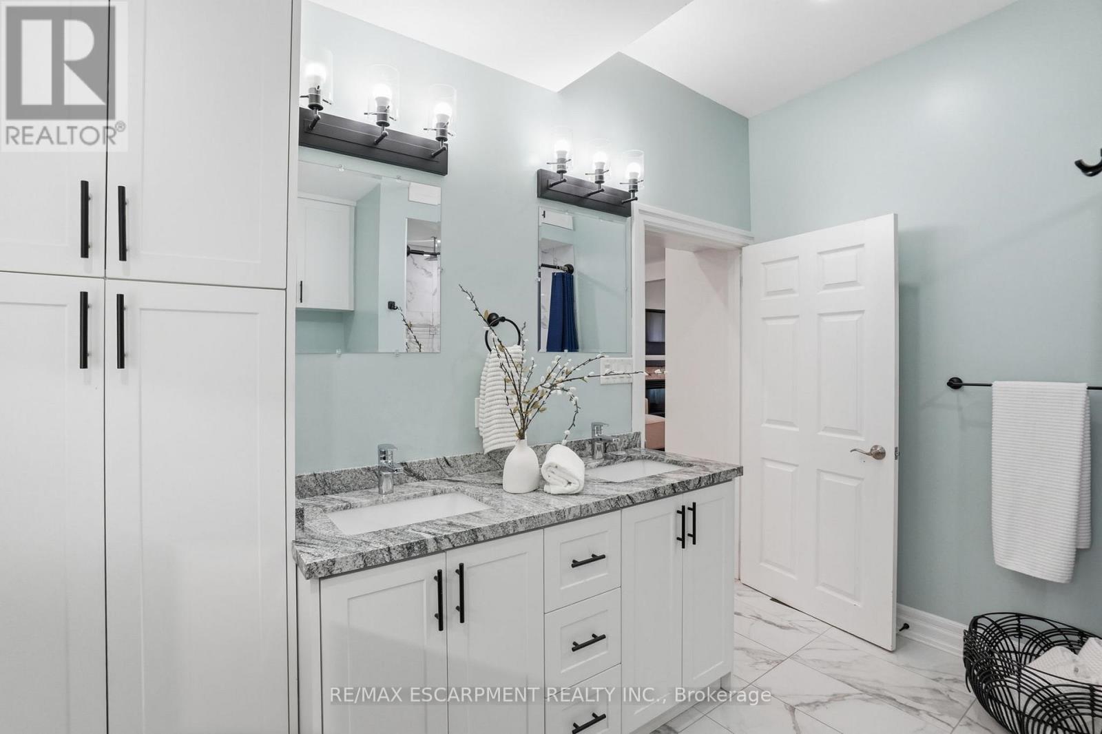 3-bedroom home for sale at 118 VICTORIA STREET, Brantford ON · photo 22 of 30