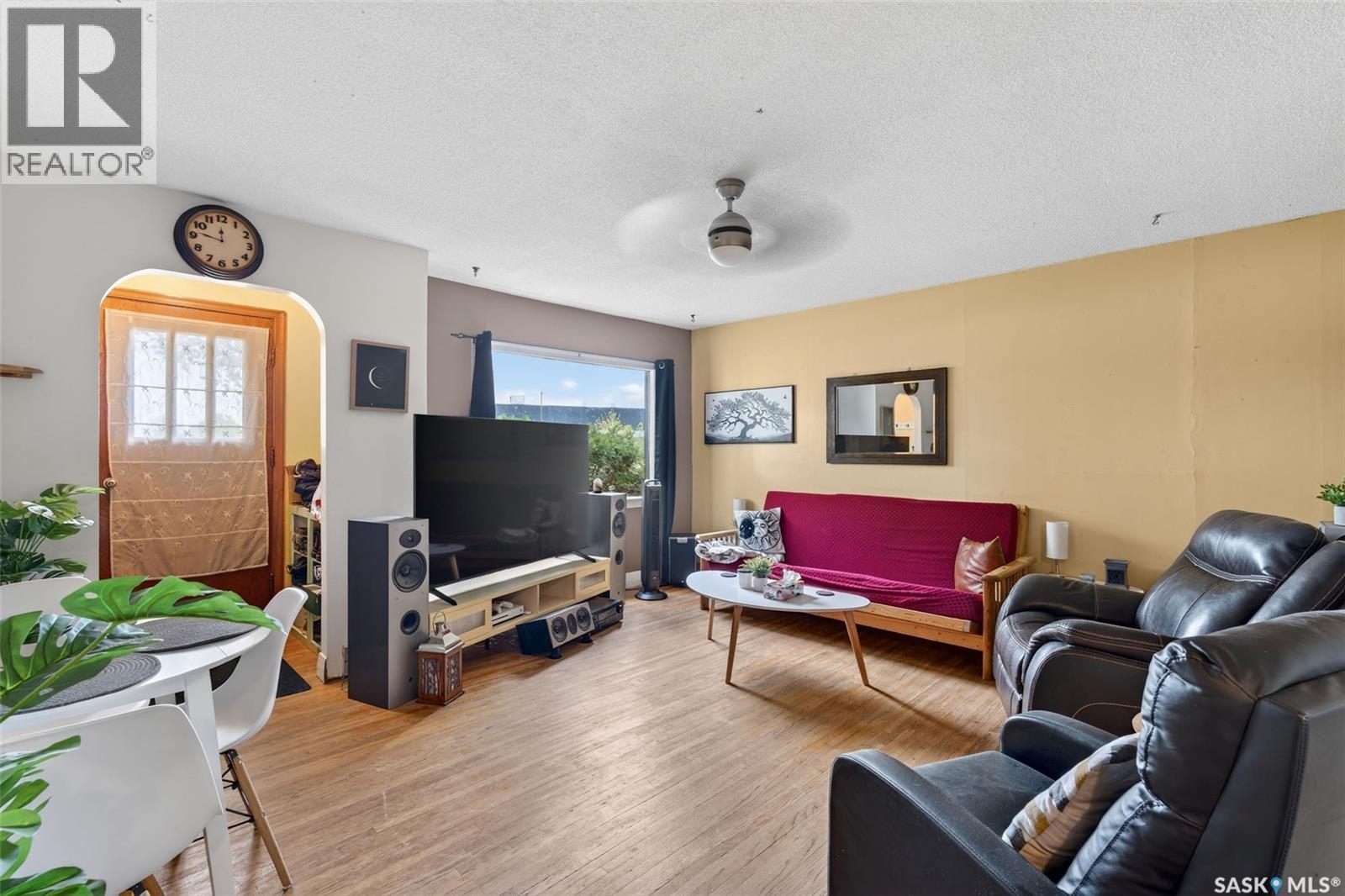 205 Bemister AVENUE E - 10