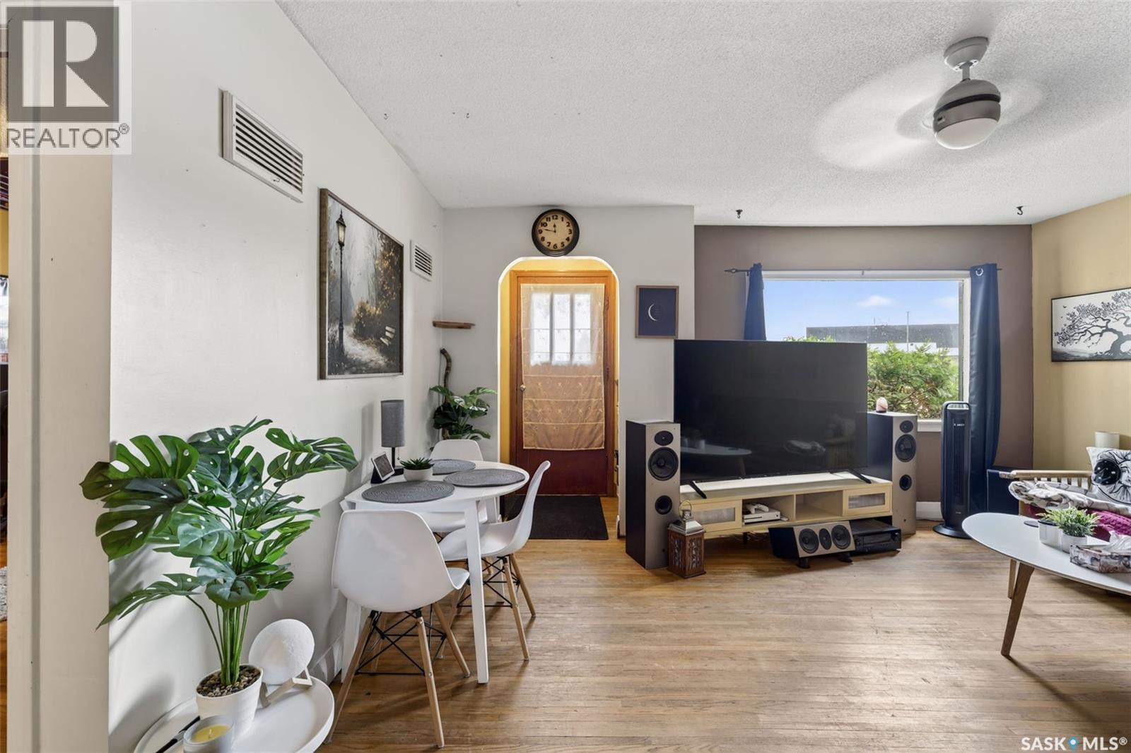205 Bemister AVENUE E - 11