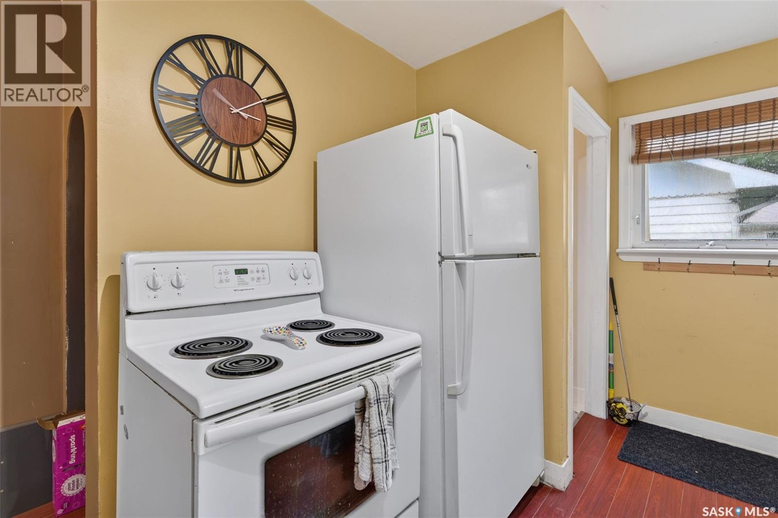 205 Bemister AVENUE E - 20
