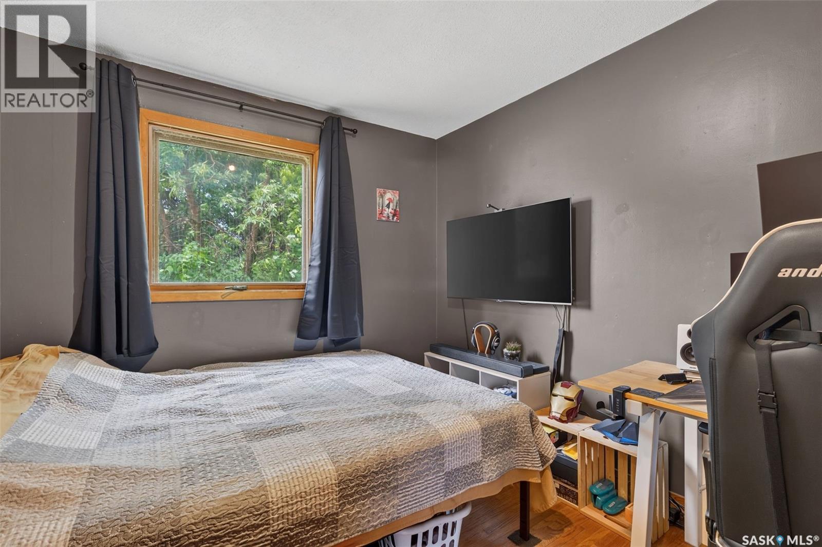 205 Bemister AVENUE E - 22