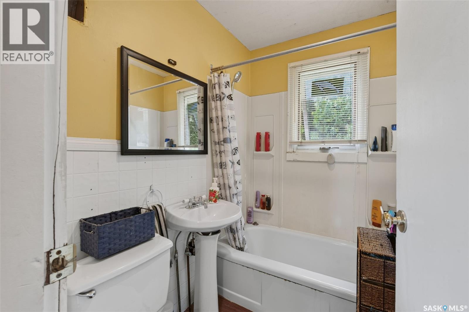 205 Bemister AVENUE E - 24