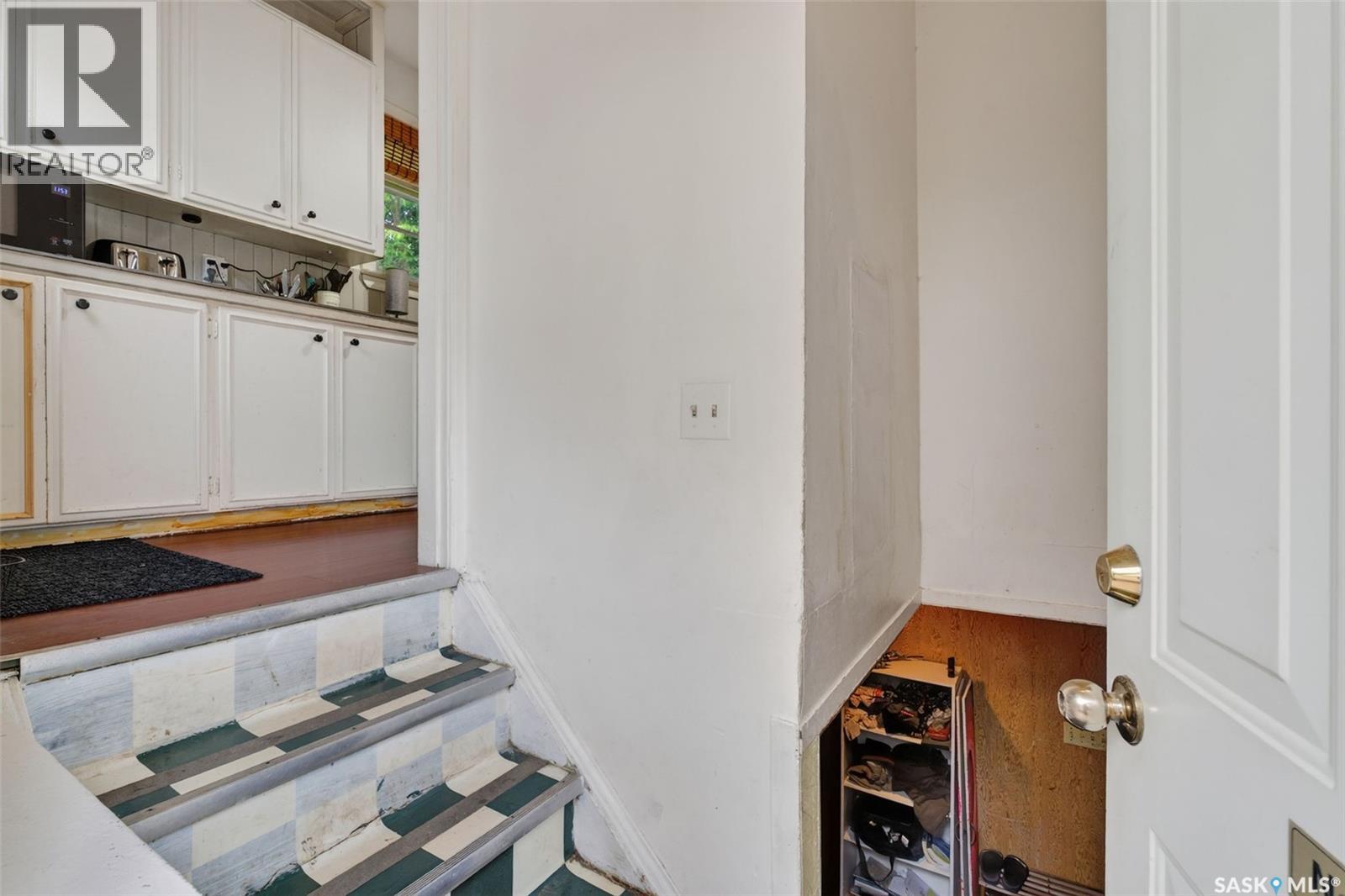 205 Bemister AVENUE E - 25