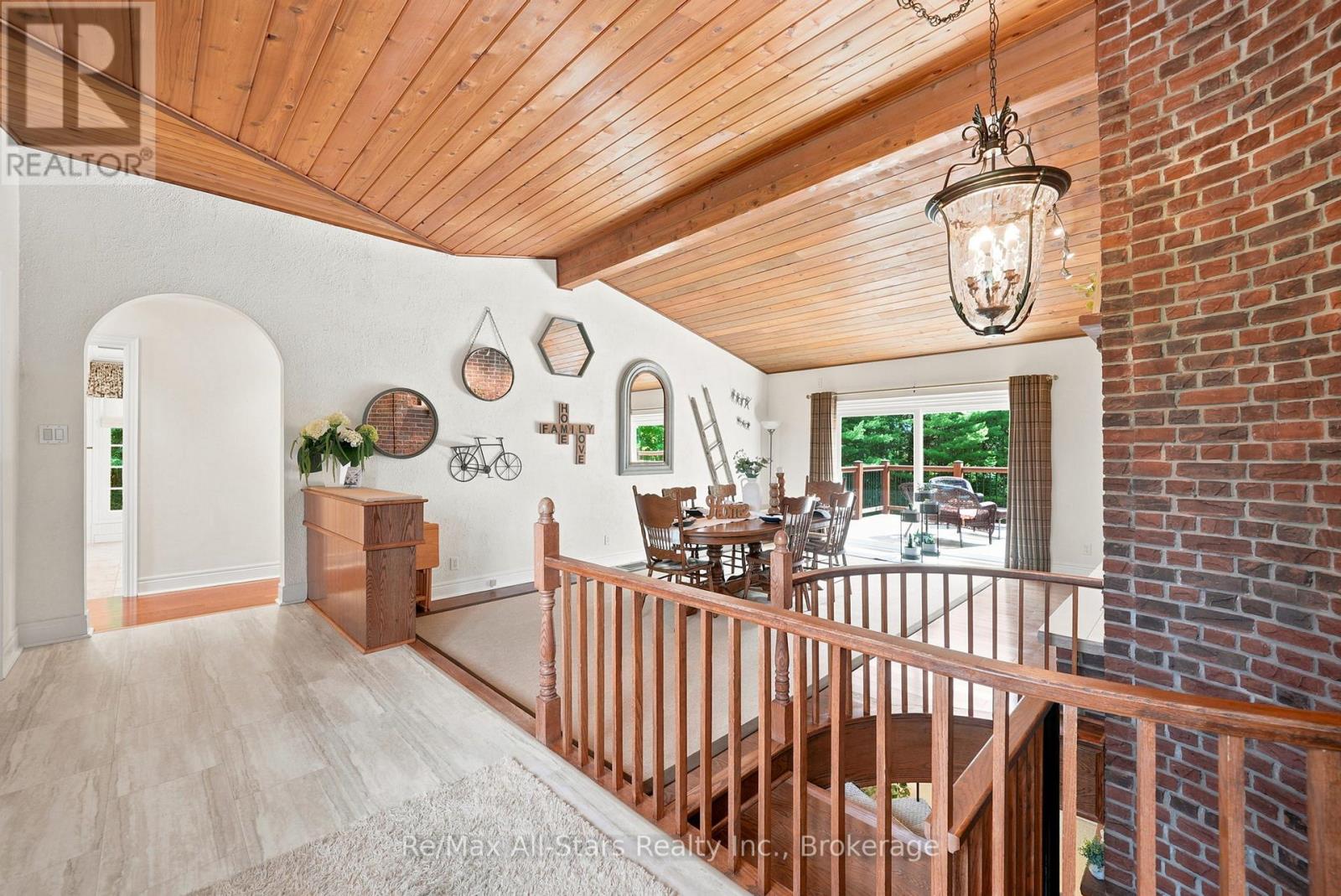 5149 8 CONCESSION - 7
