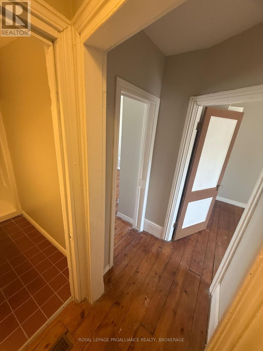 272 WELLINGTON STREET - 10