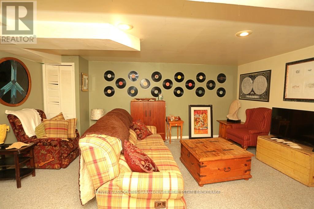 9931 PRINCE PHILLIP STREET - 21
