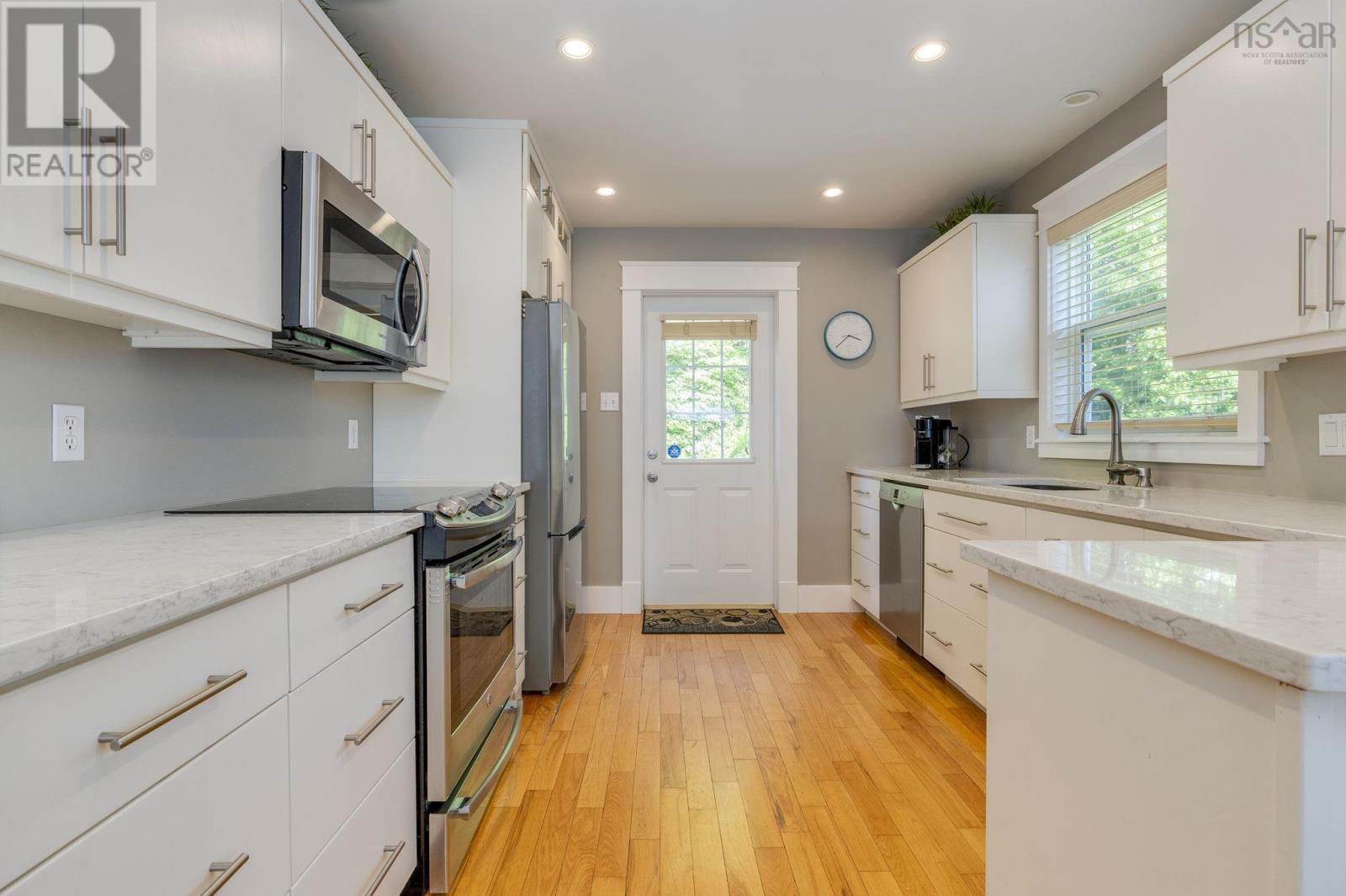 Property 7 of 38 of 266 Summer Field Way