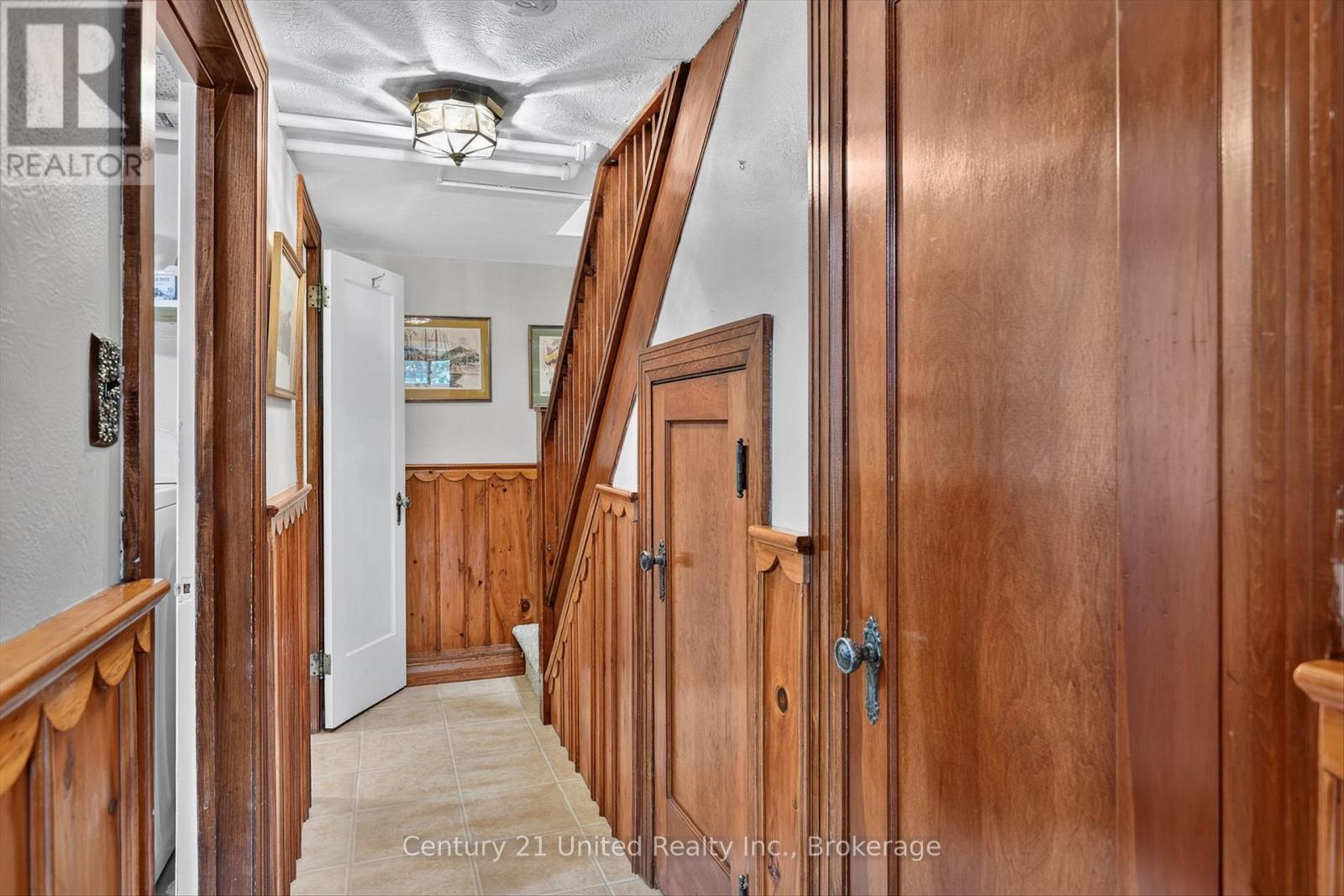 204 O'CARROLL AVENUE - 23
