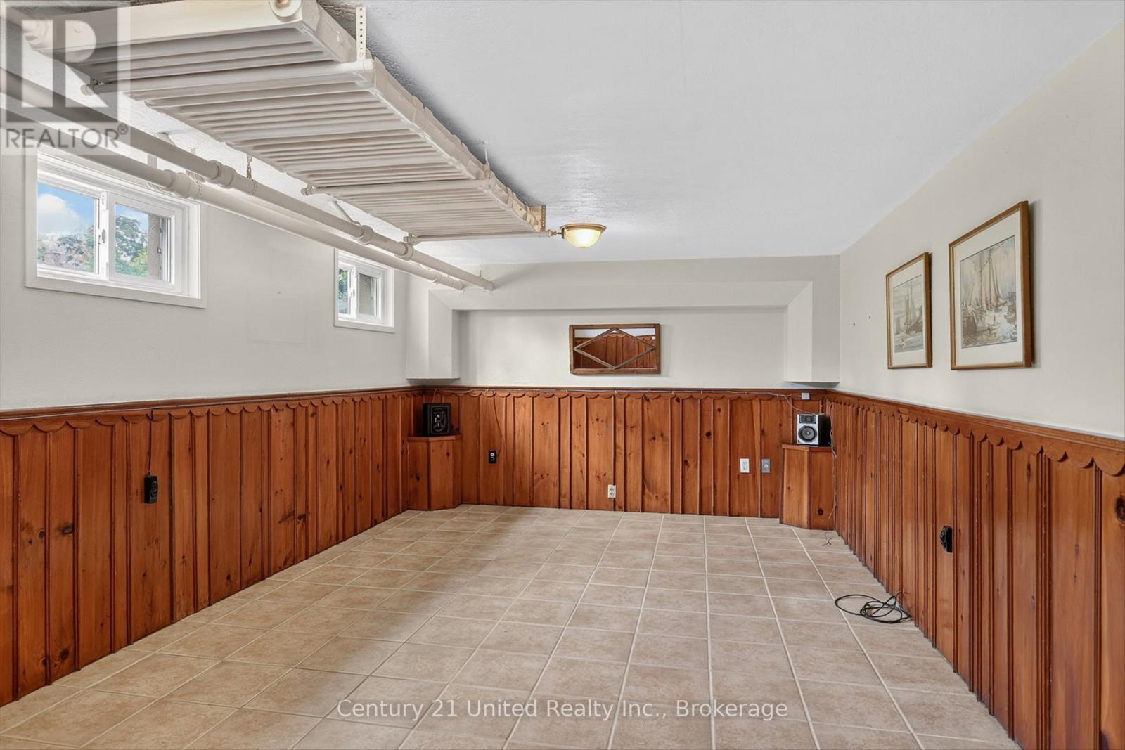 204 O'CARROLL AVENUE - 24