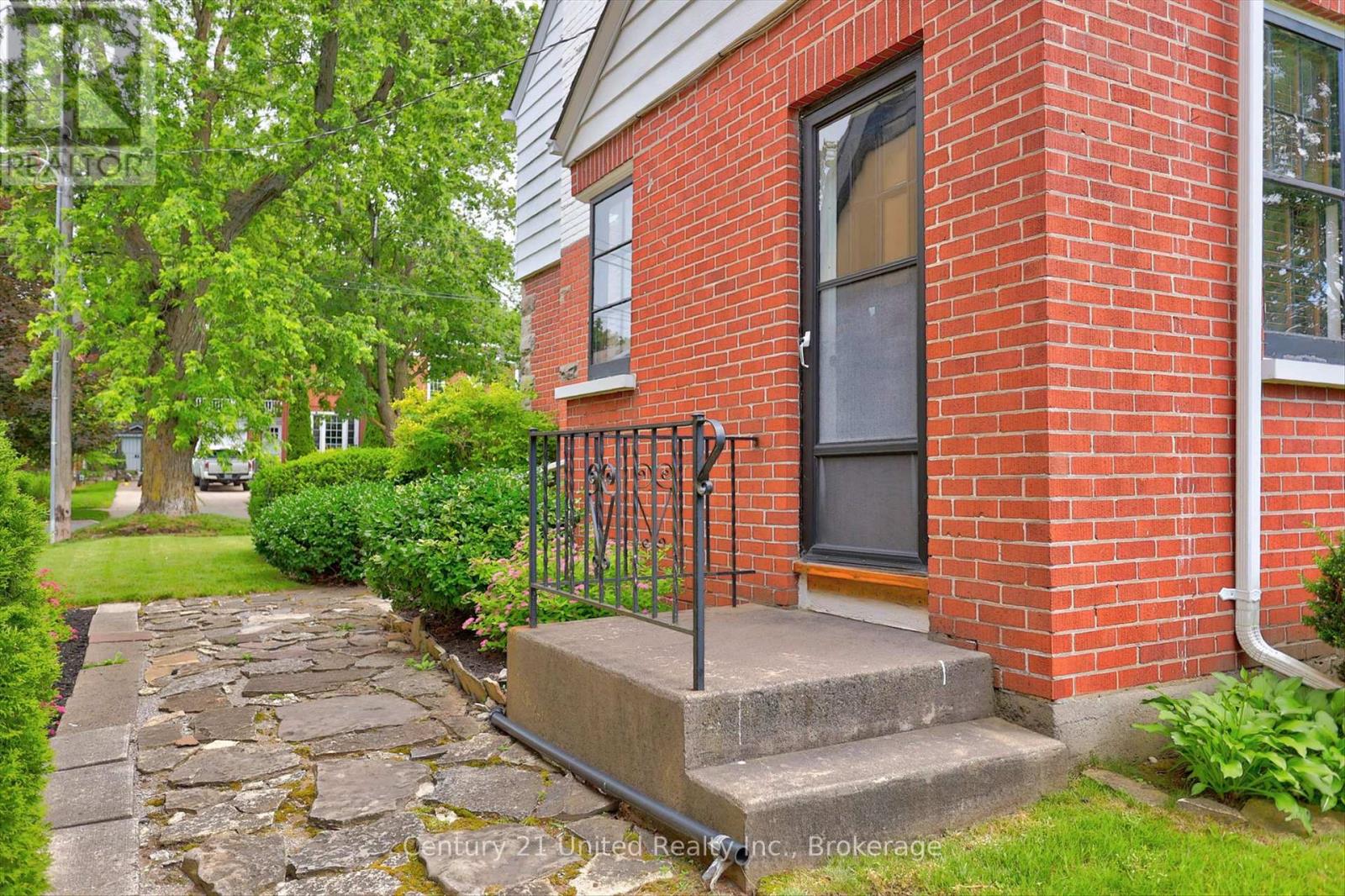 204 O'CARROLL AVENUE - 31