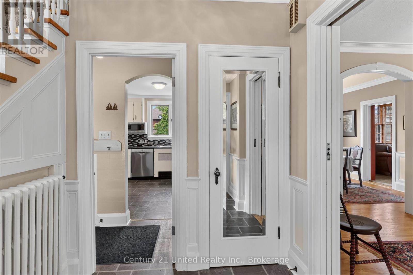 204 O'CARROLL AVENUE - 5