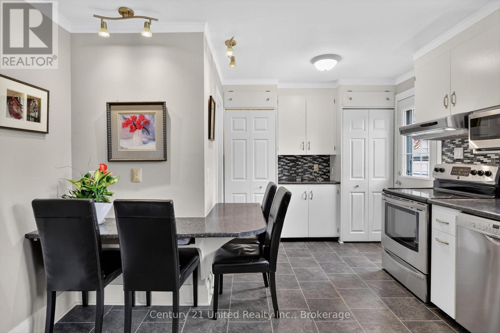 204 O'CARROLL AVENUE - 7
