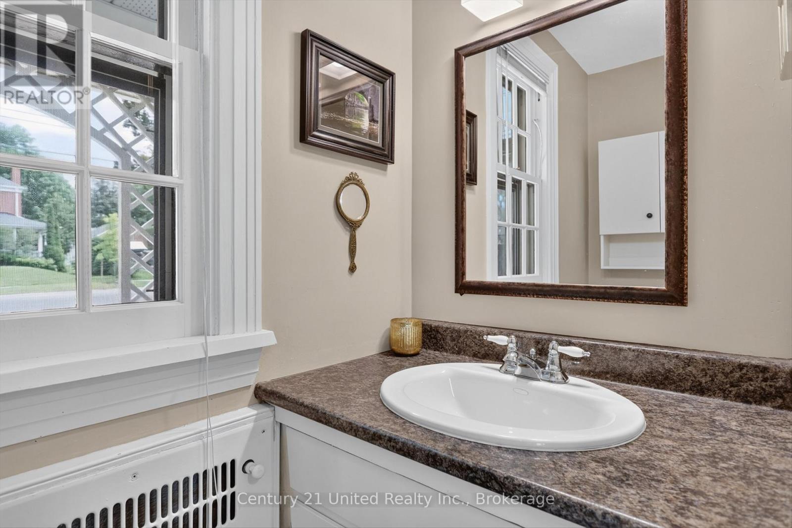 204 O'CARROLL AVENUE - 8