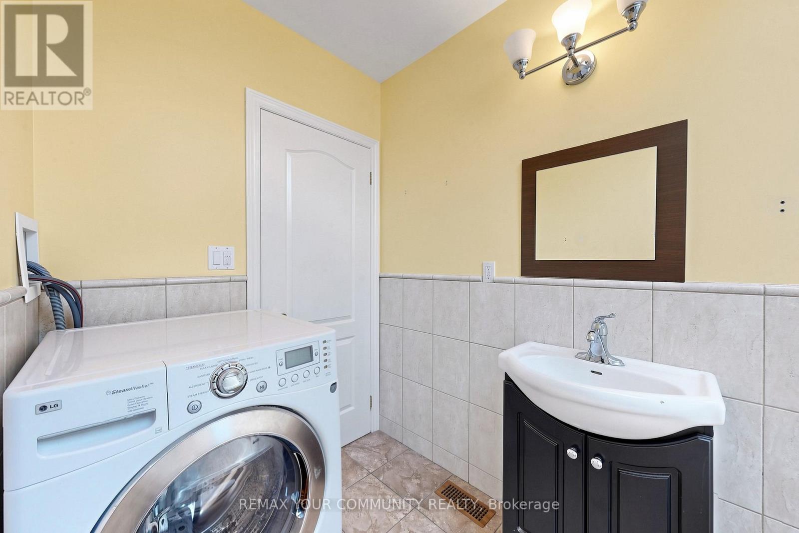 171 BETA STREET - 34