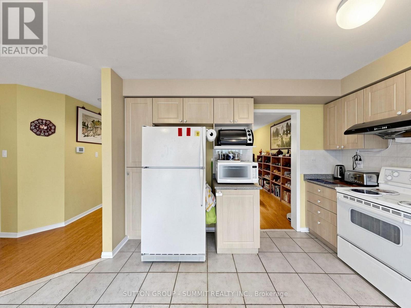 #4 8305 MCLAUGHNIN ROAD - 15